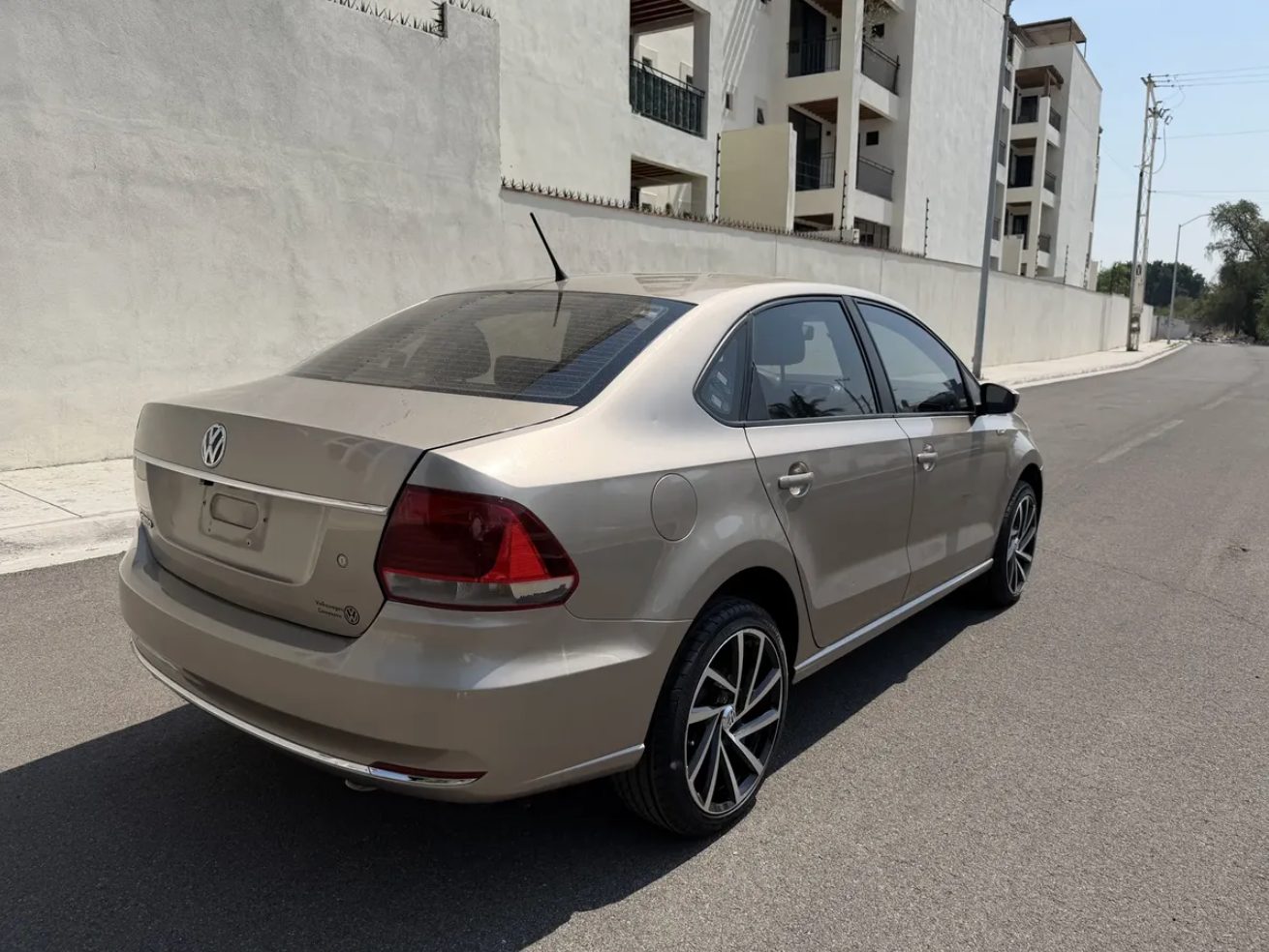 Volkswagen Vento 1.6 Comfortline MT foto