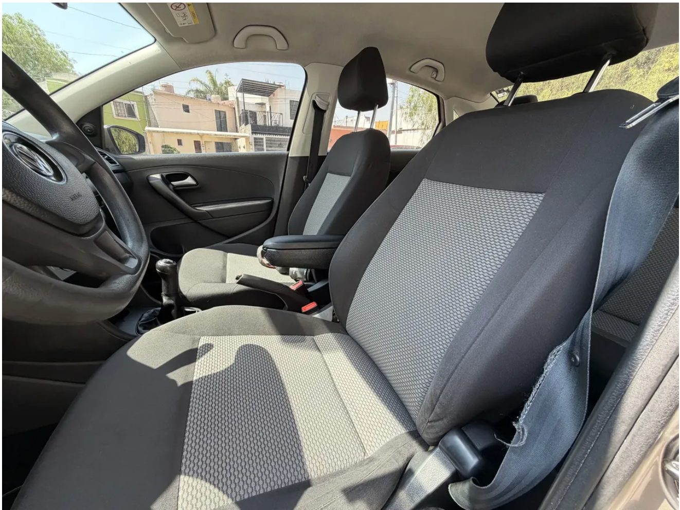 Volkswagen Vento 1.6 Comfortline MT foto