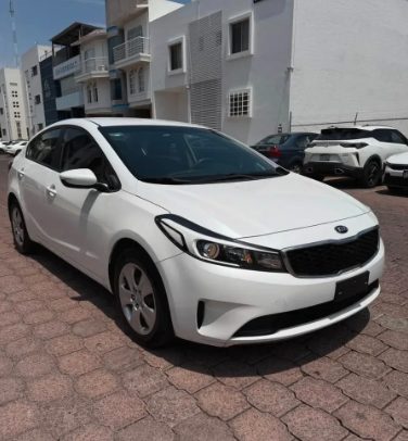 Kia Forte 2.0 L MT foto