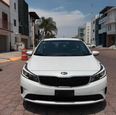 Kia Forte 2.0 L MT foto