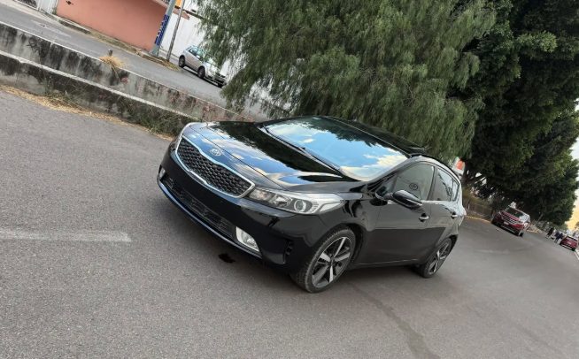 Kia Forte 2.0 HB SX MT foto