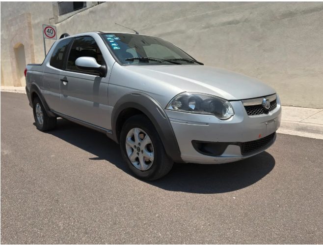 Ram 700 1.6 SLT Club Cab MT