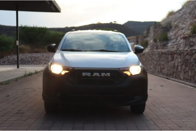 Ram 700 1.3 SLT Reg Cab FWD foto