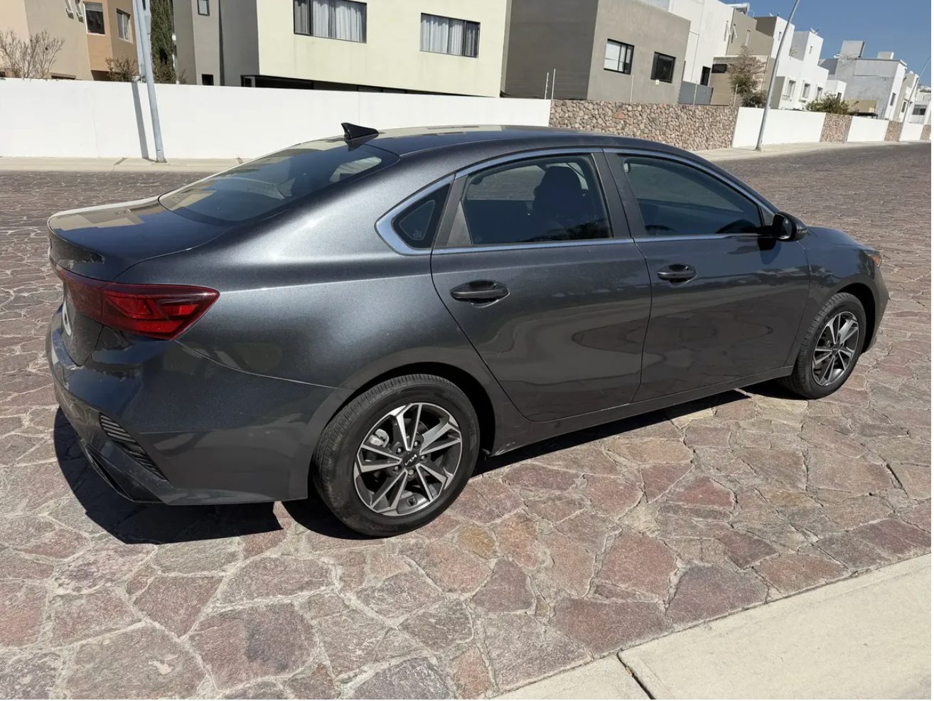 Kia Forte 2.0 EX AT foto