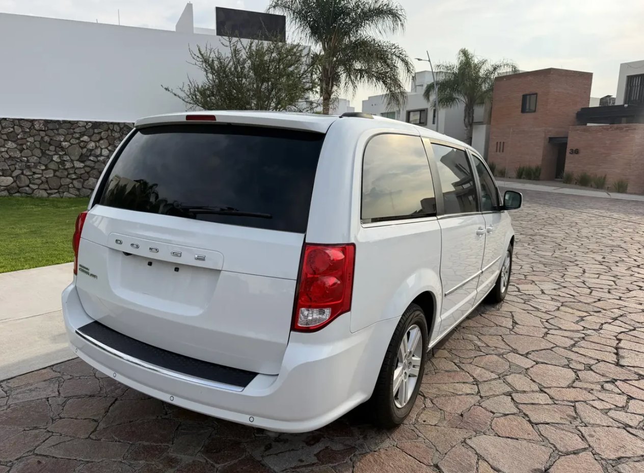 Dodge Grand Caravan 2017 3.6 SXT+ AT foto 2