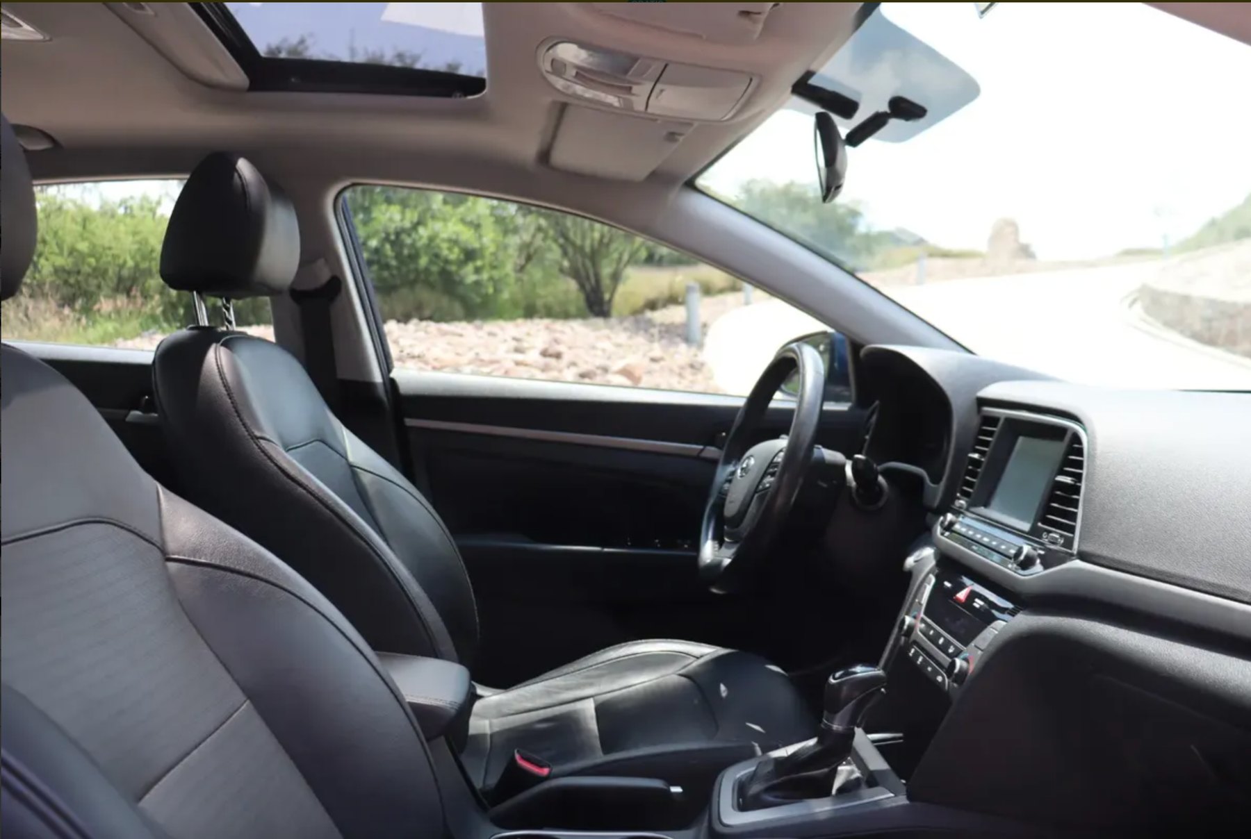Hyundai Elantra 2018 2.0 Limited Tech Navi AT foto 3