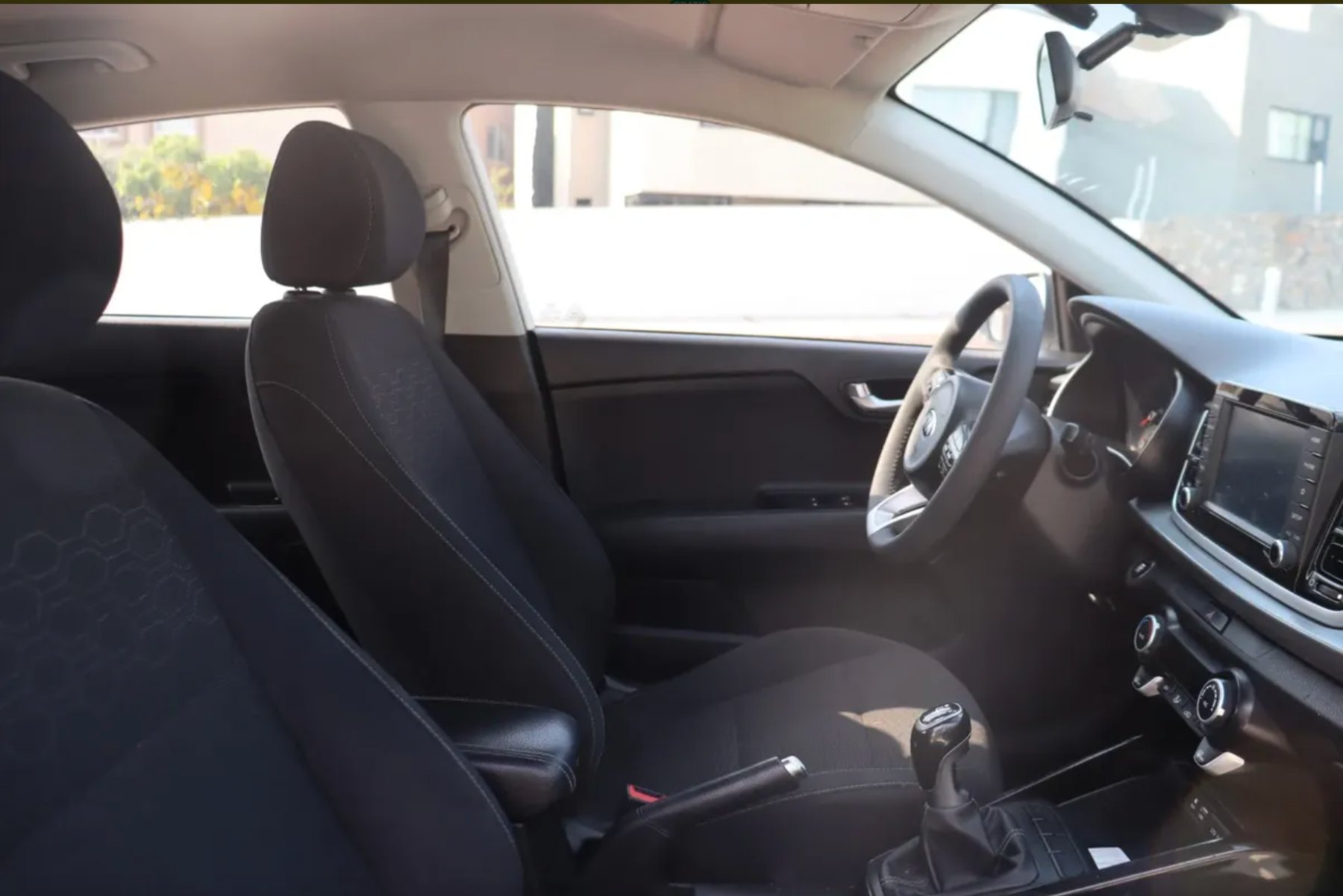 Kia Rio 2018 1.6 EX Hatchback AT foto 3