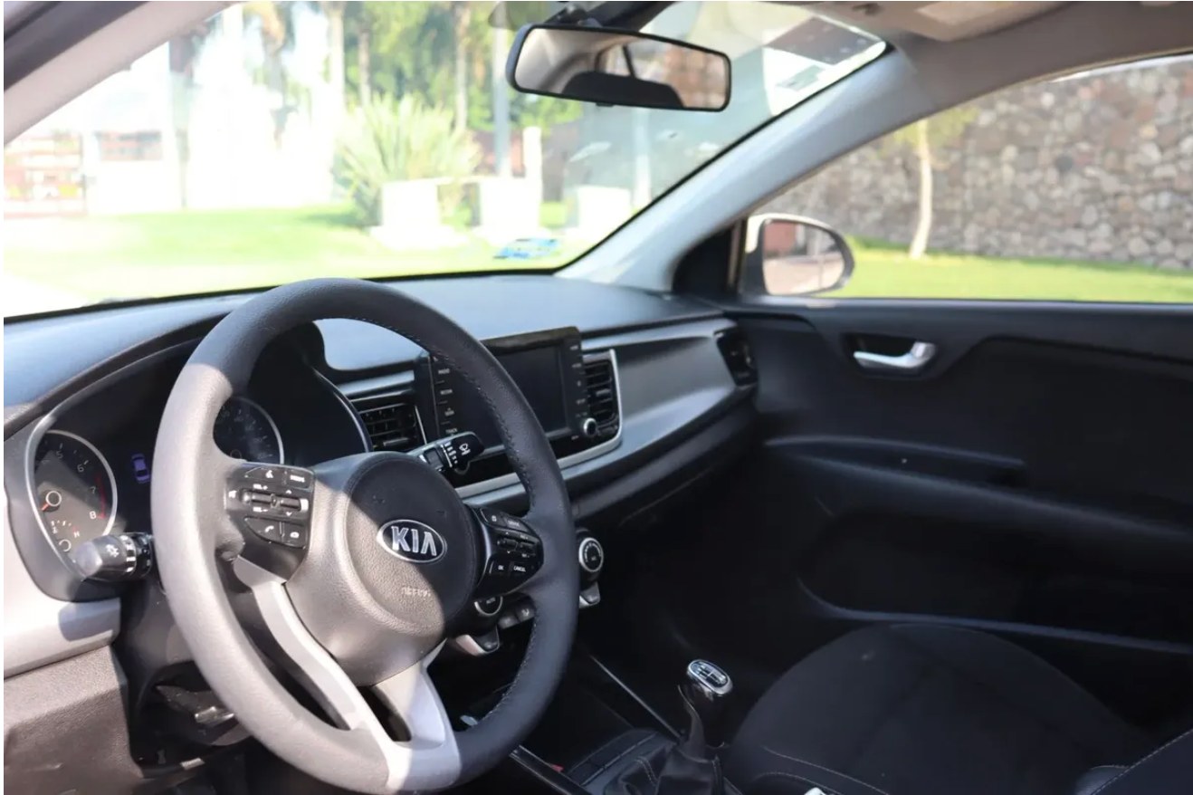 Kia Rio 1.6 EX Sedán MT