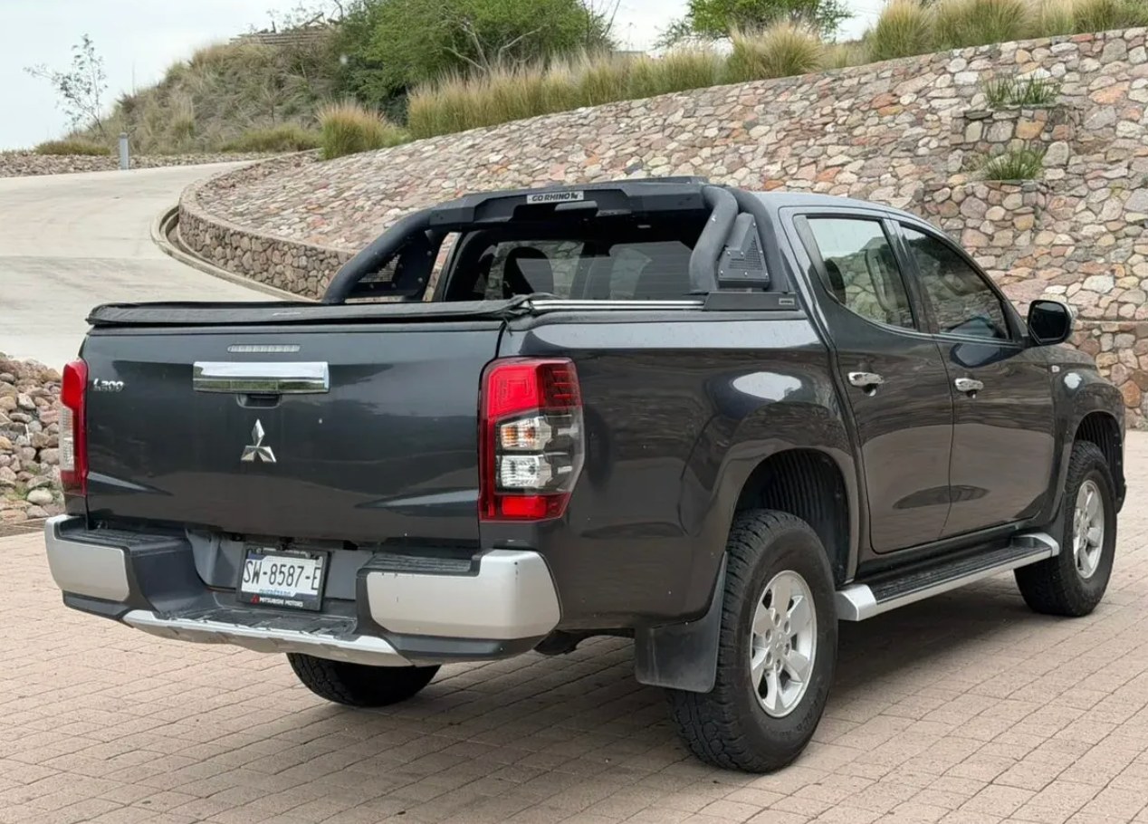 Mitsubishi L200 2.5 DI-D Cabina Doble 4x4 MT