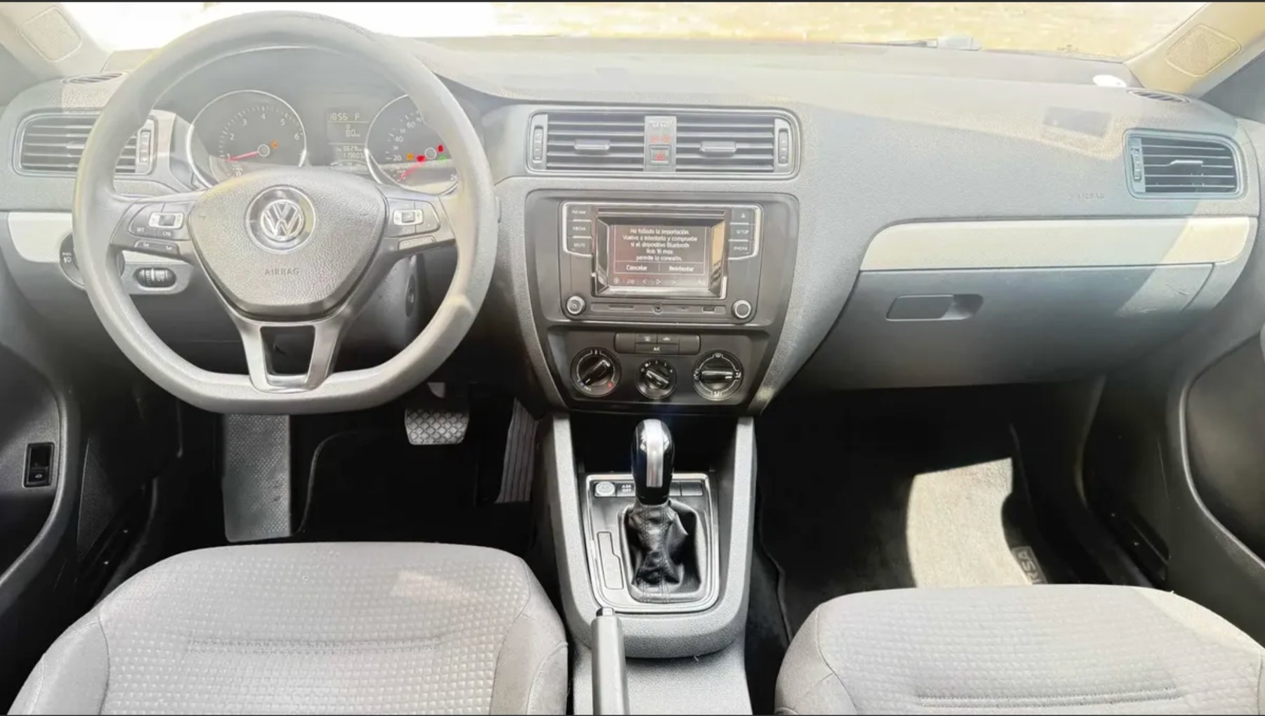 Volkswagen Jetta 2018 2.5 Comfortline Tiptronic AT foto 3